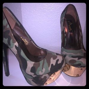 Camo platform heels